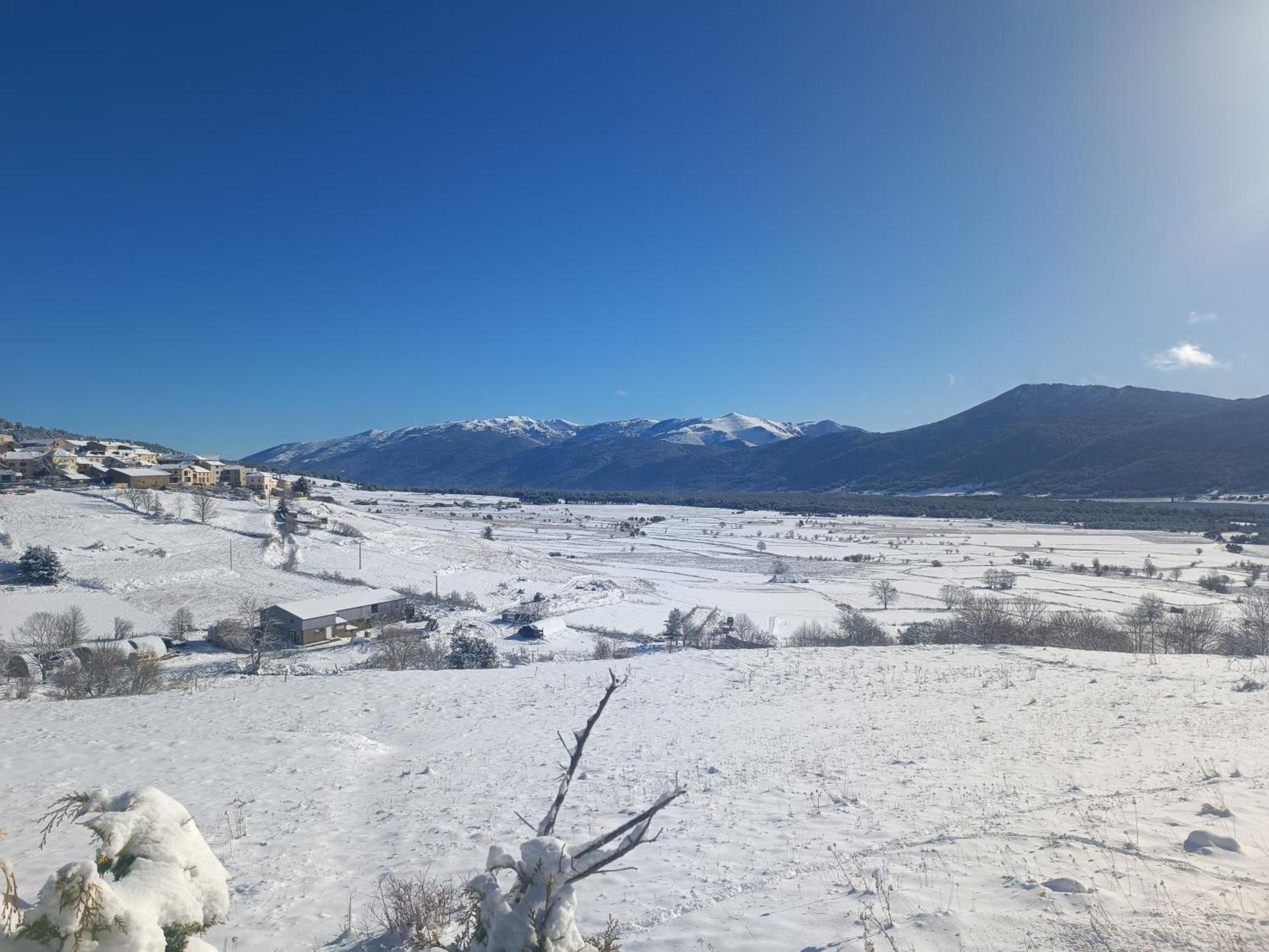 Chalet Pres Des Pistes Avec Vue Panoramique Лез Англ Екстериор снимка